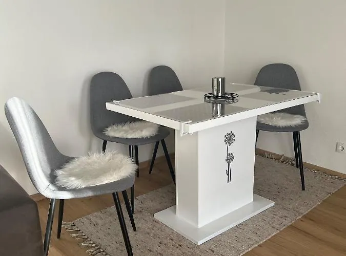 Living * Φλαχάου